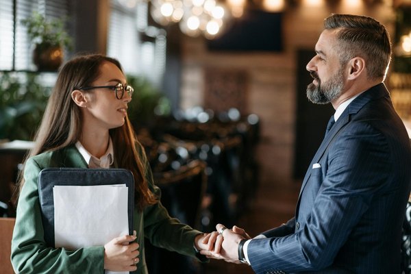 Guide complet sur le poste de travail ergonomique